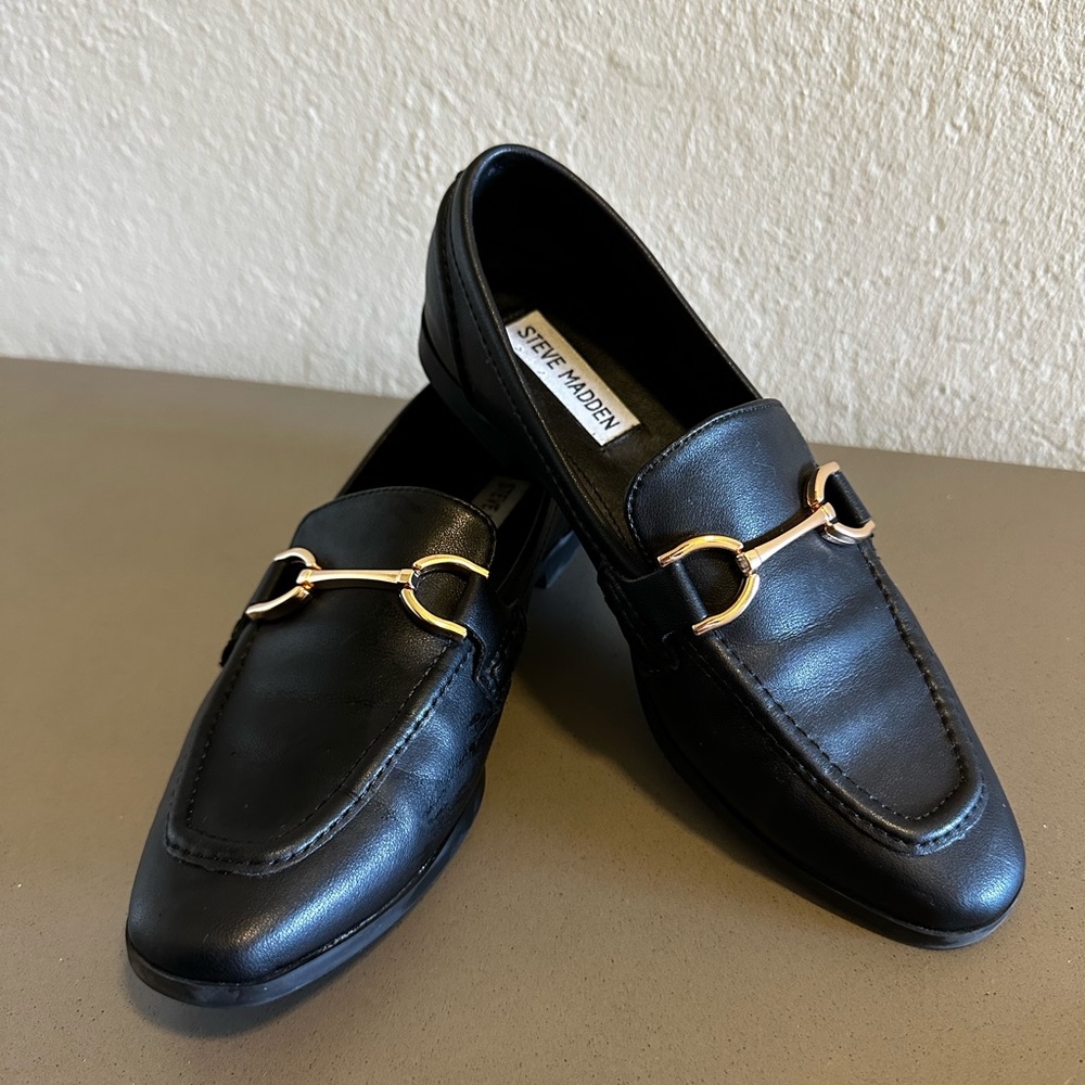 Steve Madden leather flats